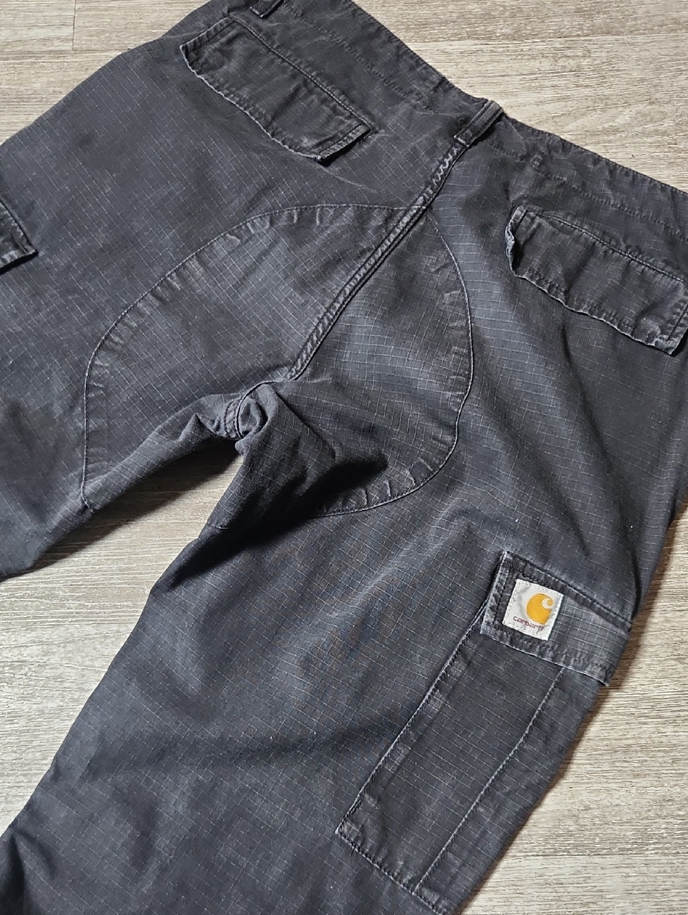 Vintage Faded Carhartt WIP Men's Ripstop Cargo Pants with Utility Pockets - Picture 10 of 10